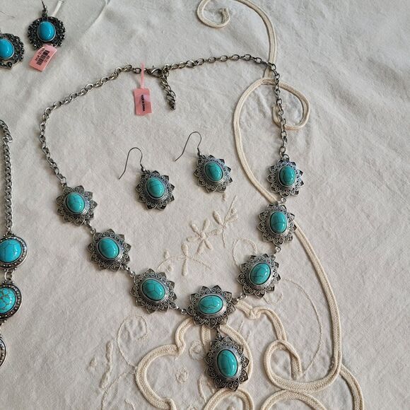 Lot Of Blue Howlite Necklace Earrings Bracelet Jewelry Sets Butterfly Bib - Picture 4 of 13